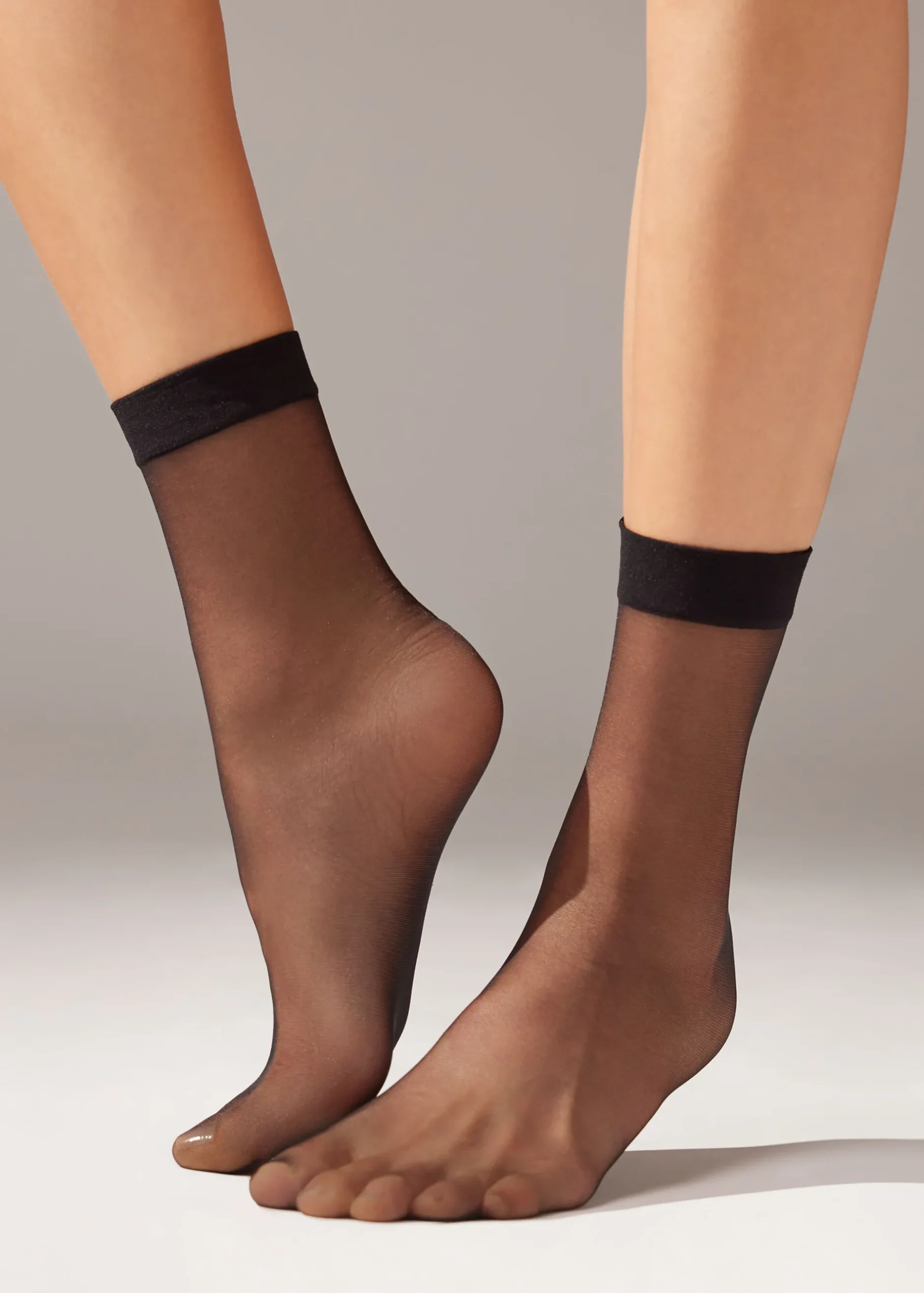 Women Calzedonia 8 Denier Ultra Sheer Socks